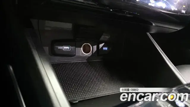 Hyundai Tucson Hybrid 2022 — ფოტო 8/20