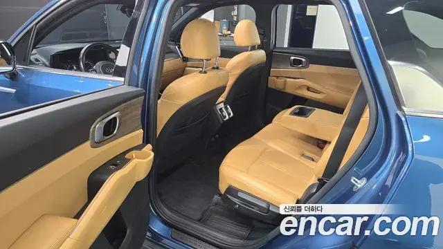 Kia Sorento 2021 — Фото 11/20