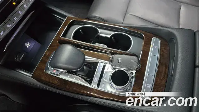 Kia The K9 2019 — Photo 10/20