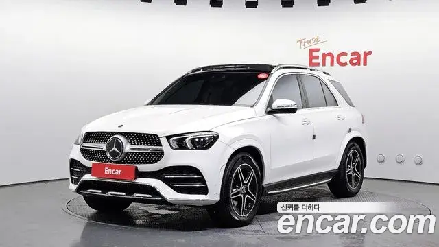 Mercedes-Benz GLE-Class 2021 — ფოტო 17/20