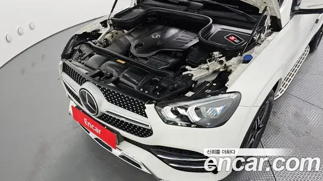 Mercedes-Benz GLE-Class 2021 — ფოტო 9/20