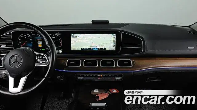 Mercedes-Benz GLE-Class 2021 — ფოტო 7/20