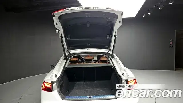 Audi A5 2021 — Şəkil 12/20