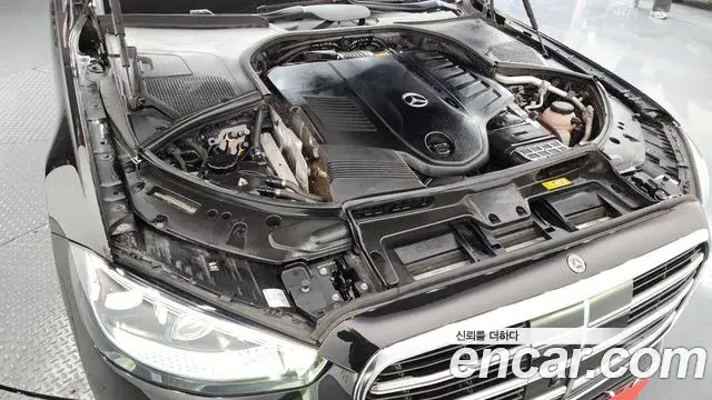 Mercedes-Benz S-Class 2022 — Photo 7/20