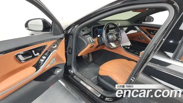 Mercedes-Benz S-Class 2022 — Photo 14/20