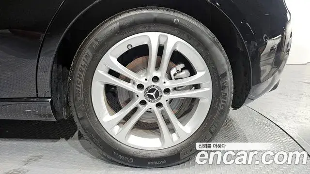 Mercedes-Benz A-Class 2025 — Photo 19/20