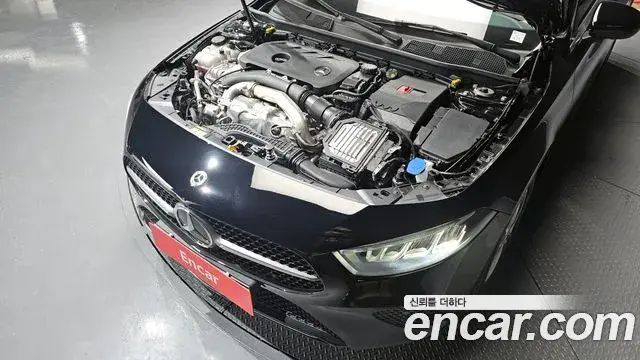 Mercedes-Benz A-Class 2025 — Photo 11/20