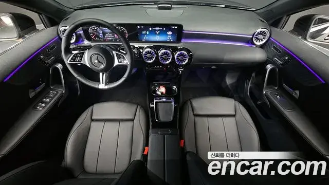 Mercedes-Benz A-Class 2025 — Photo 16/20