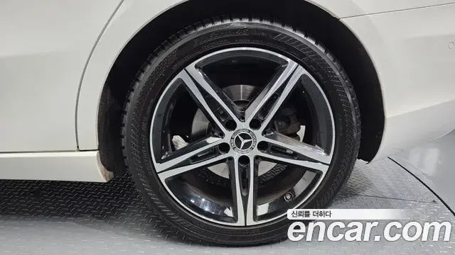 Mercedes-Benz A-Class 2020 — Photo 20/20