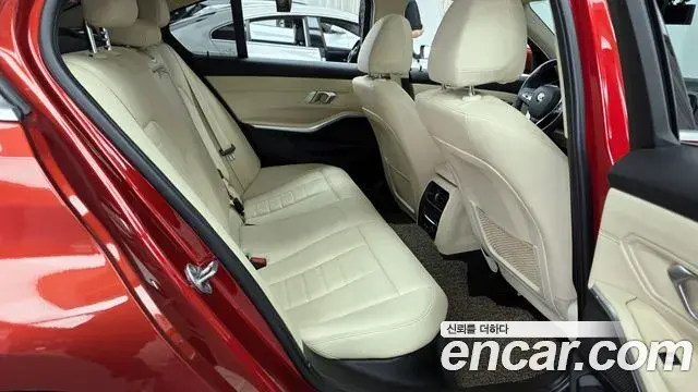 BMW 3 Series 2020 — Photo 18/20