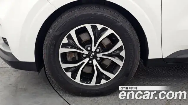 Kia Carnival 2020 — Photo 5/20