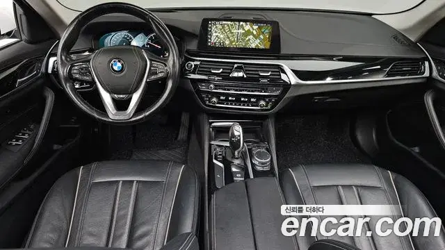 BMW 5 Series 2018 — ფოტო 9/20