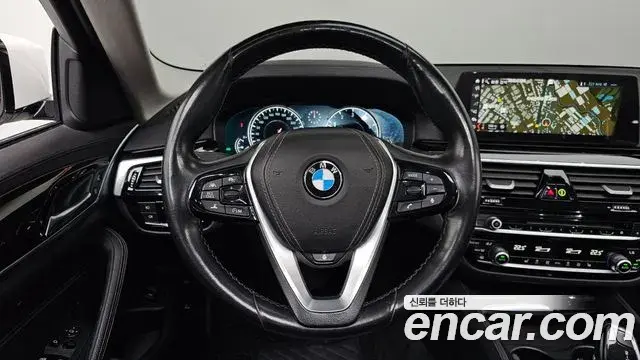 BMW 5 Series 2018 — ფოტო 10/20