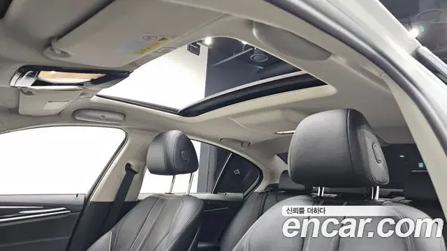 BMW 5 Series 2018 — ფოტო 7/20
