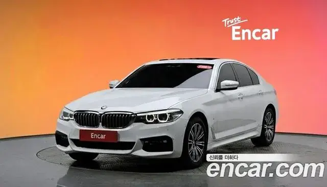 BMW 5 Series 2018 — ფოტო 17/20