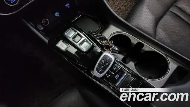 Hyundai Sonata Hybrid 2021 — ფოტო 14/20