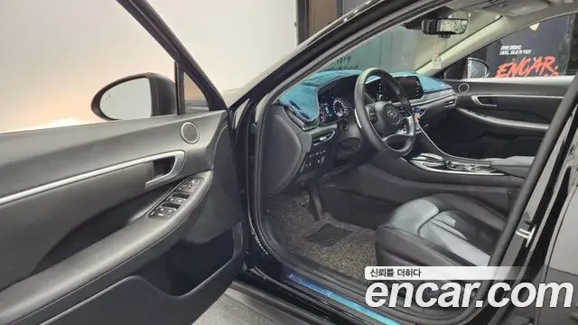 Hyundai Sonata Hybrid 2021 — ფოტო 8/20