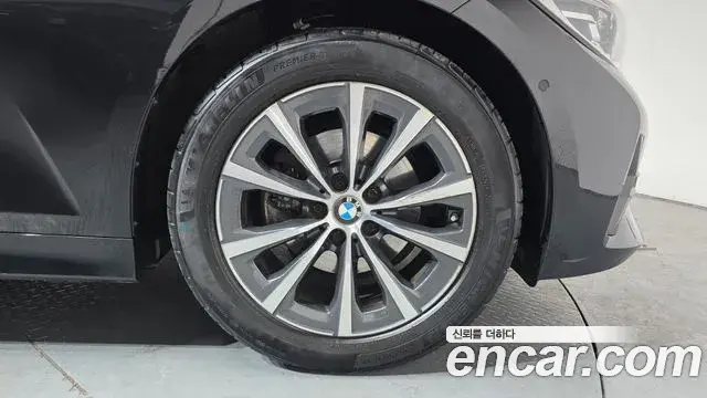 BMW 3 Series 2020 — ფოტო 7/20