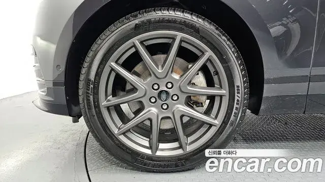 Land Rover Range Rover Velar 2024 — ფოტო 14/20
