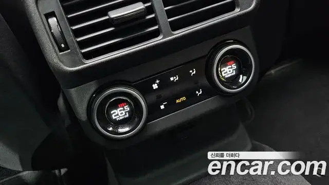Land Rover Range Rover Velar 2024 — ფოტო 20/20