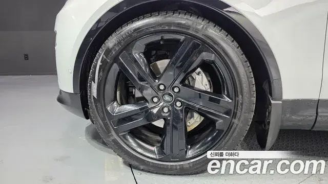 Land Rover Discovery 5 2024 — ფოტო 12/20