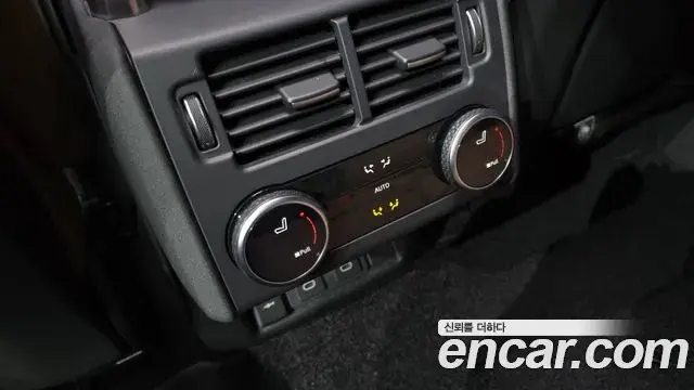 Land Rover Discovery 5 2024 — ფოტო 14/20