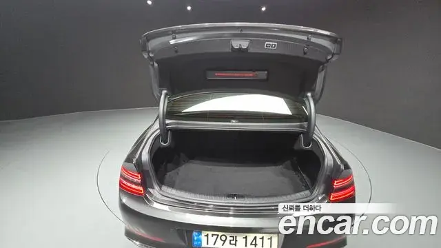 Genesis G80 2022 — Photo 13/20