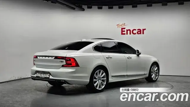 Volvo S90 2019 — ფოტო 17/20