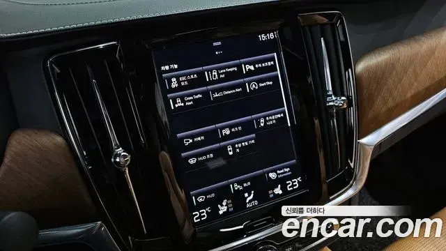 Volvo S90 2019 — ფოტო 14/20