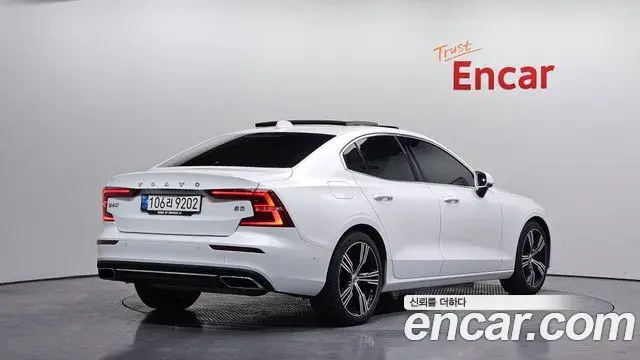 Volvo S60 2021 — Photo 2/20