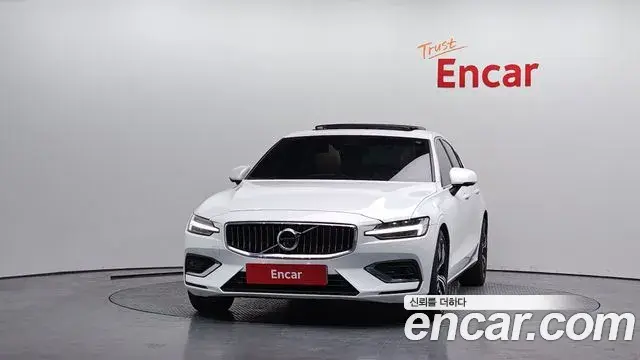 Volvo S60 2021 — Photo 7/20