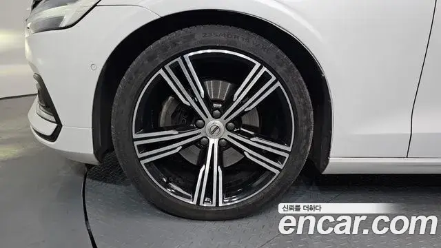 Volvo S60 2021 — Photo 20/20