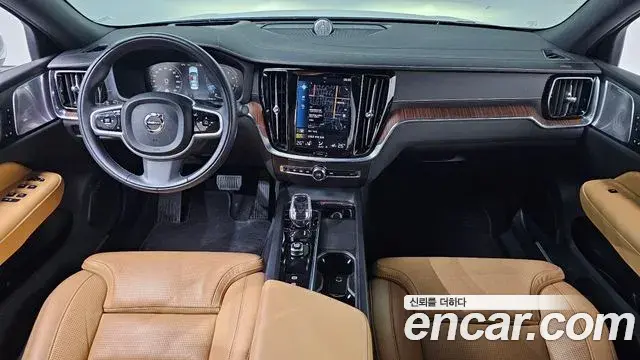 Volvo S60 2021 — Photo 16/20