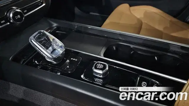 Volvo S60 2021 — Photo 19/20
