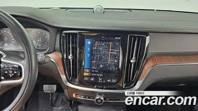 Volvo S60 2021 — Photo 15/20