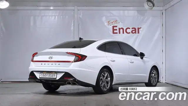 Hyundai Sonata Hybrid 2021 — ფოტო 18/20
