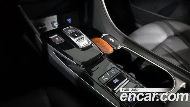 Hyundai Sonata Hybrid 2021 — ფოტო 6/20