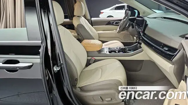 Kia Carnival 2024 — Photo 8/20