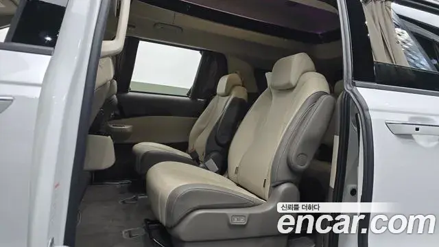 Kia Carnival 2024 — Фото 12/20