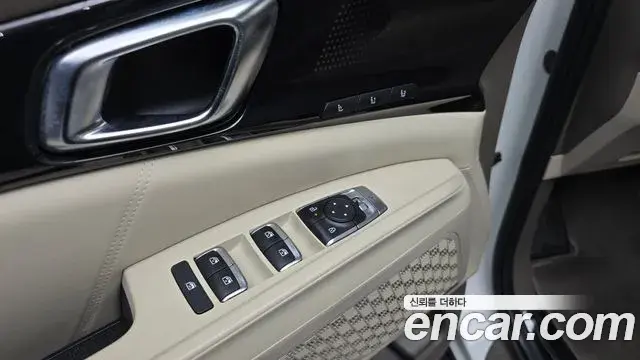 Kia Carnival 2024 — Фото 17/20