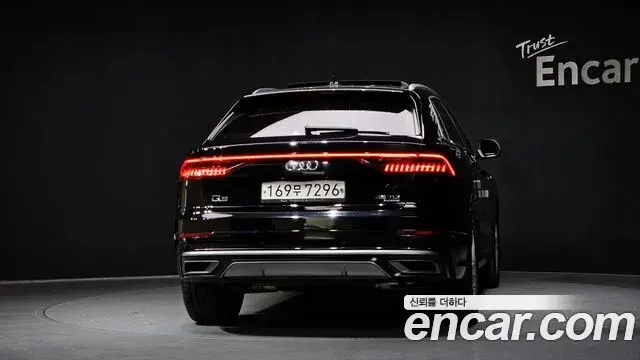 Audi Q8 2020 — Şəkil 12/20