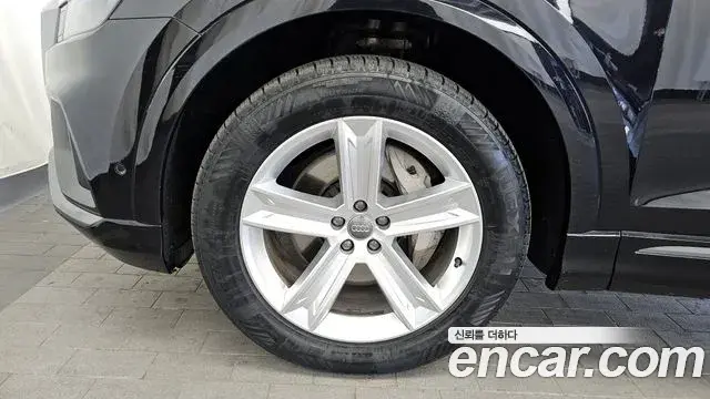 Audi Q8 2020 — Şəkil 9/20