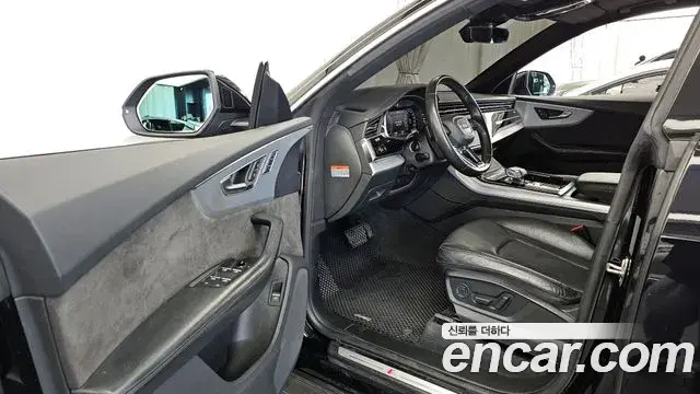 Audi Q8 2020 — Şəkil 18/20