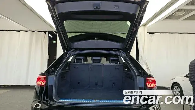 Audi Q8 2020 — Şəkil 11/20