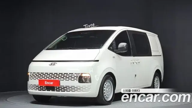 Hyundai Staria 2023 — Фото 1/20