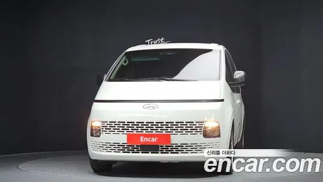Hyundai Staria 2023 — Фото 3/20