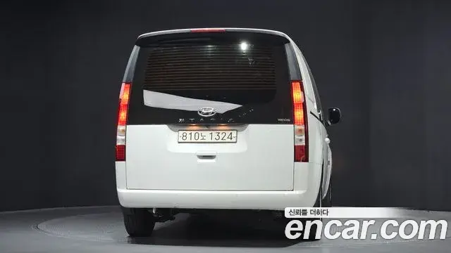 Hyundai Staria 2023 — Фото 4/20