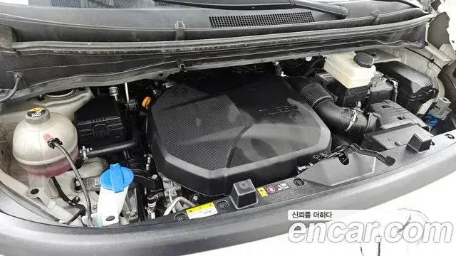 Hyundai Staria 2023 — Фото 6/20