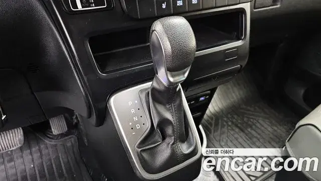 Hyundai Staria 2023 — Фото 9/20