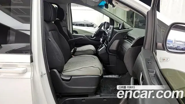 Hyundai Staria 2023 — Фото 11/20